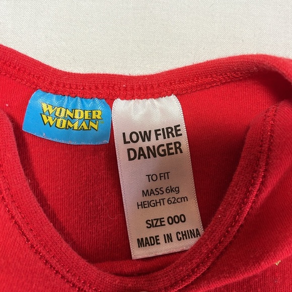 Newborn Wonder Woman onesie - Picture 3 of 3